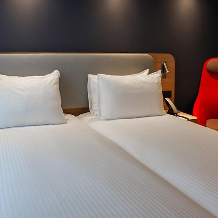 Holiday Inn Express & Suites Ghent By Ihg Екстериор снимка