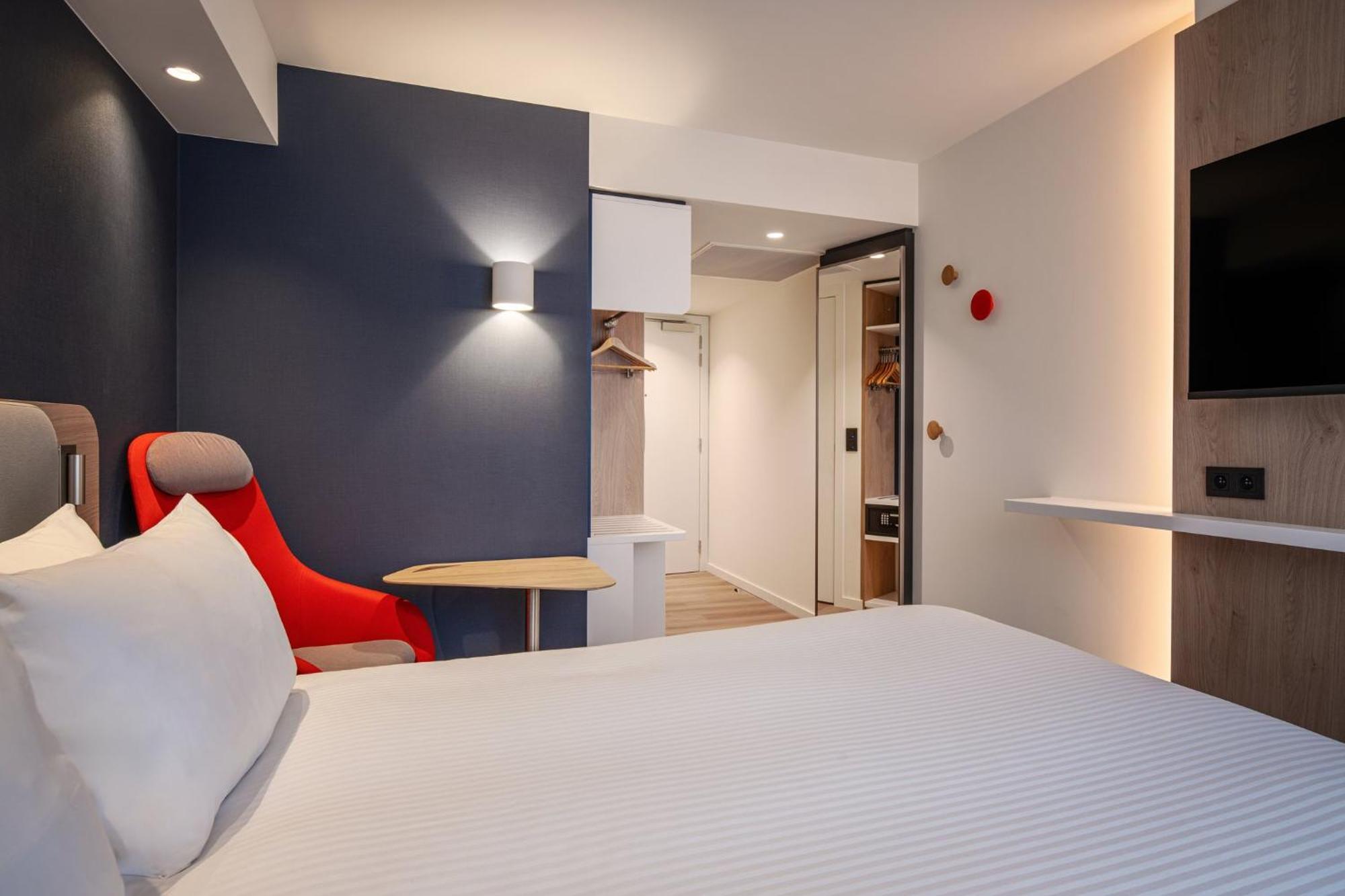 Holiday Inn Express & Suites Ghent By Ihg Екстериор снимка