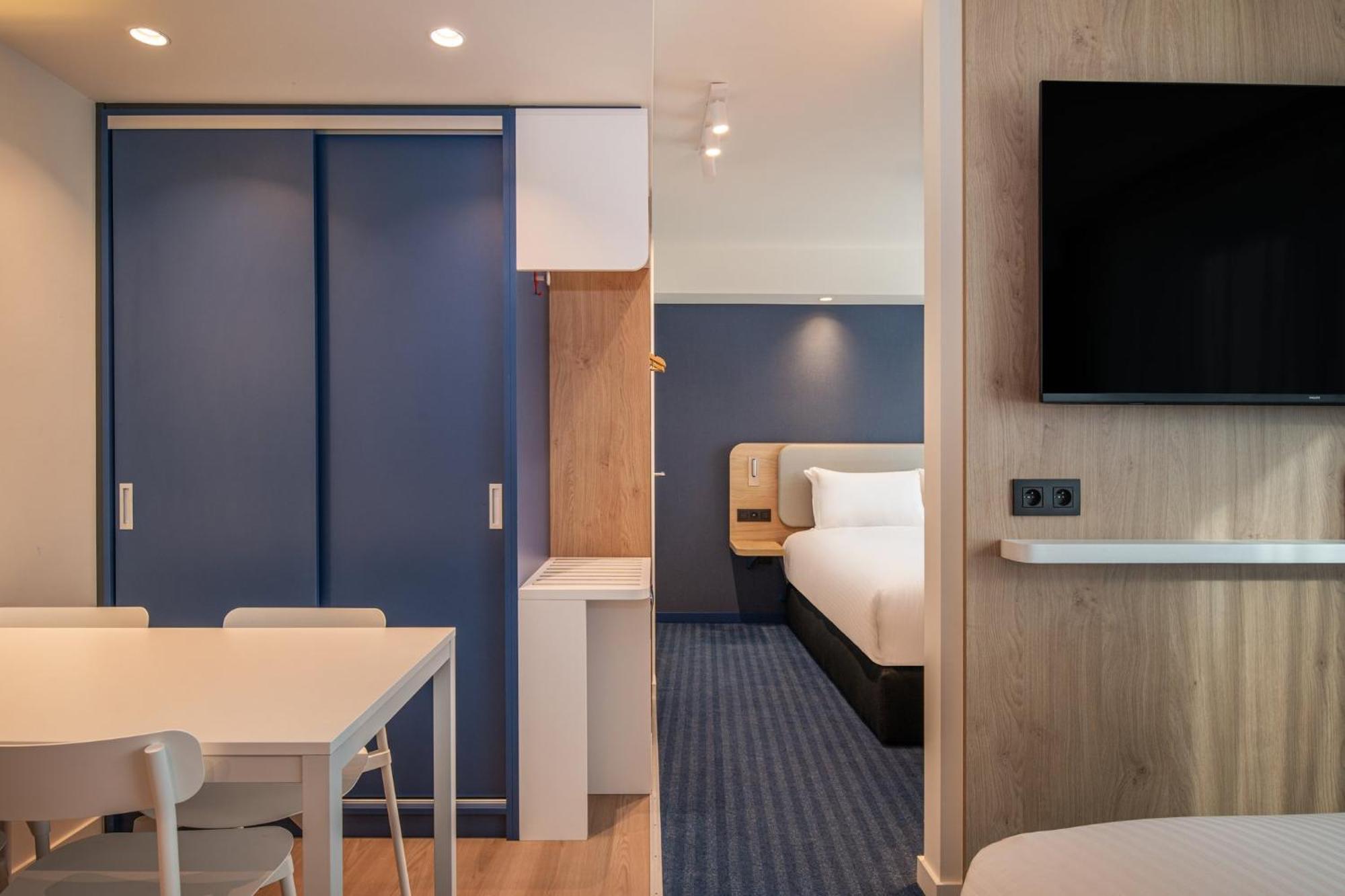 Holiday Inn Express & Suites Ghent By Ihg Екстериор снимка