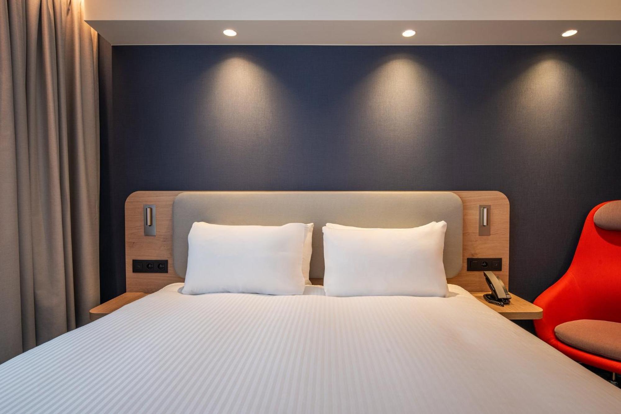Holiday Inn Express & Suites Ghent By Ihg Екстериор снимка