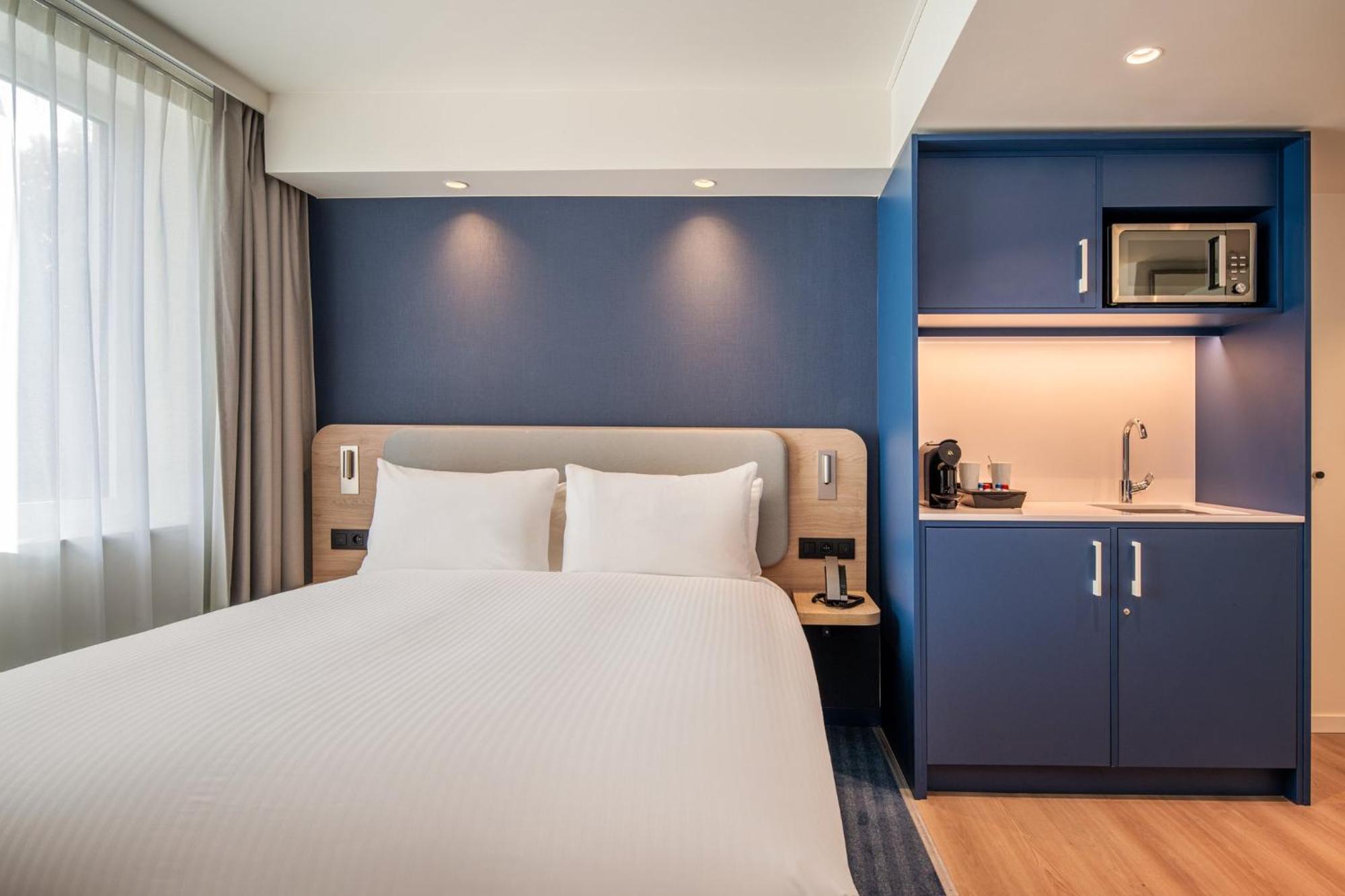 Holiday Inn Express & Suites Ghent By Ihg Екстериор снимка