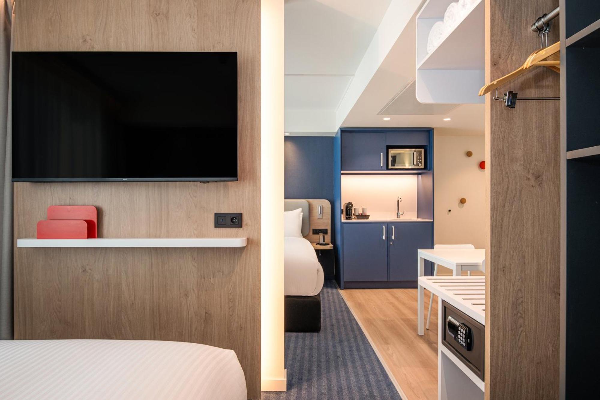 Holiday Inn Express & Suites Ghent By Ihg Екстериор снимка