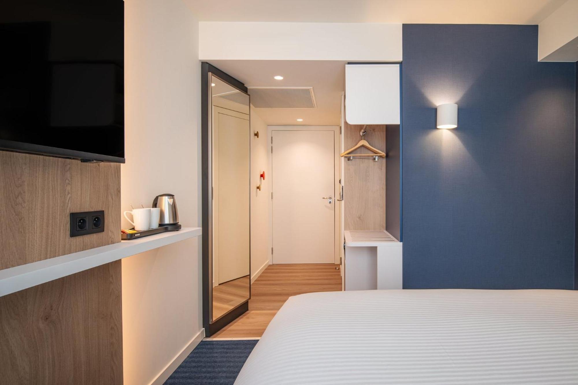 Holiday Inn Express & Suites Ghent By Ihg Екстериор снимка