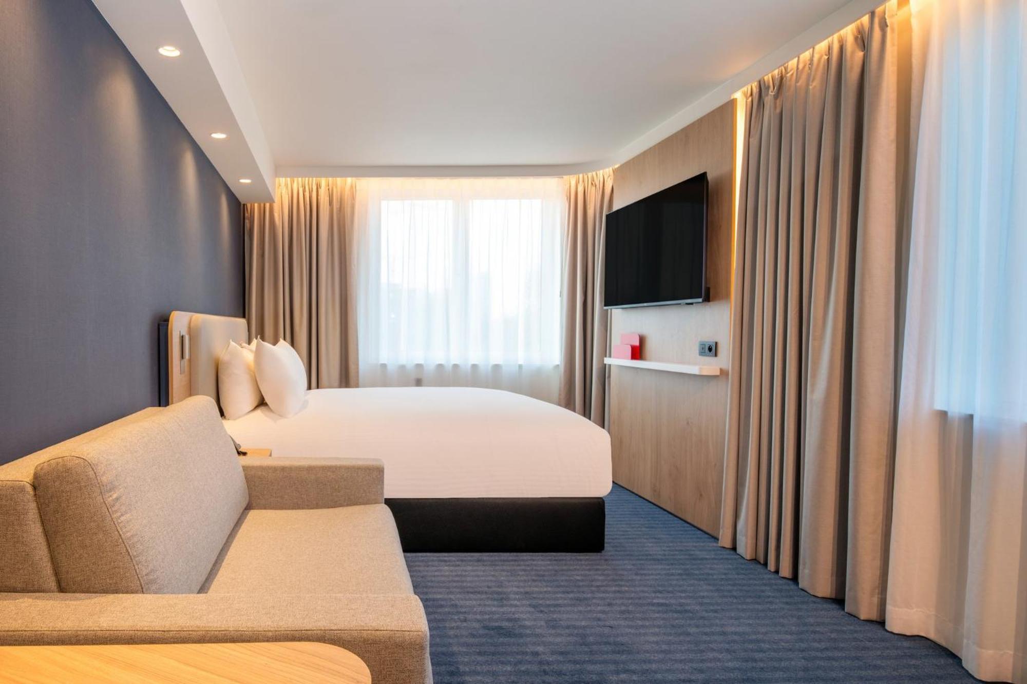 Holiday Inn Express & Suites Ghent By Ihg Екстериор снимка
