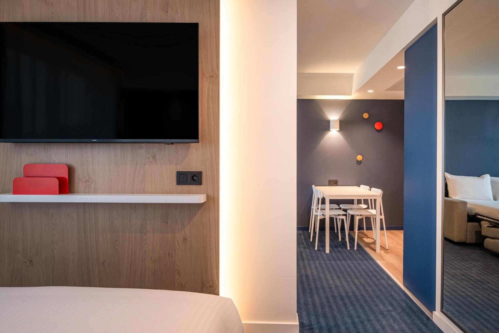 Holiday Inn Express & Suites Ghent By Ihg Екстериор снимка