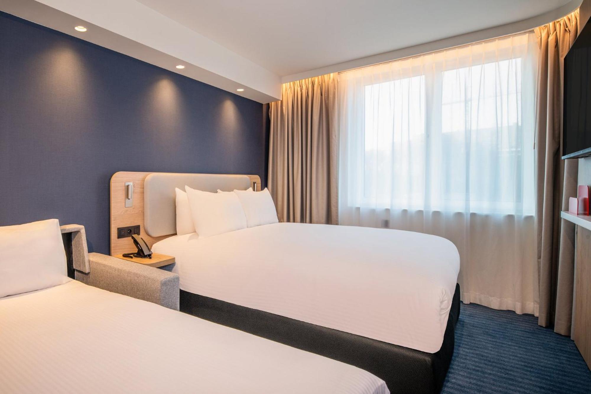 Holiday Inn Express & Suites Ghent By Ihg Екстериор снимка