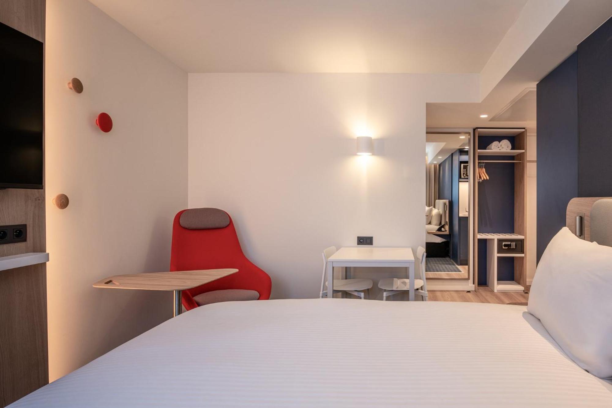 Holiday Inn Express & Suites Ghent By Ihg Екстериор снимка
