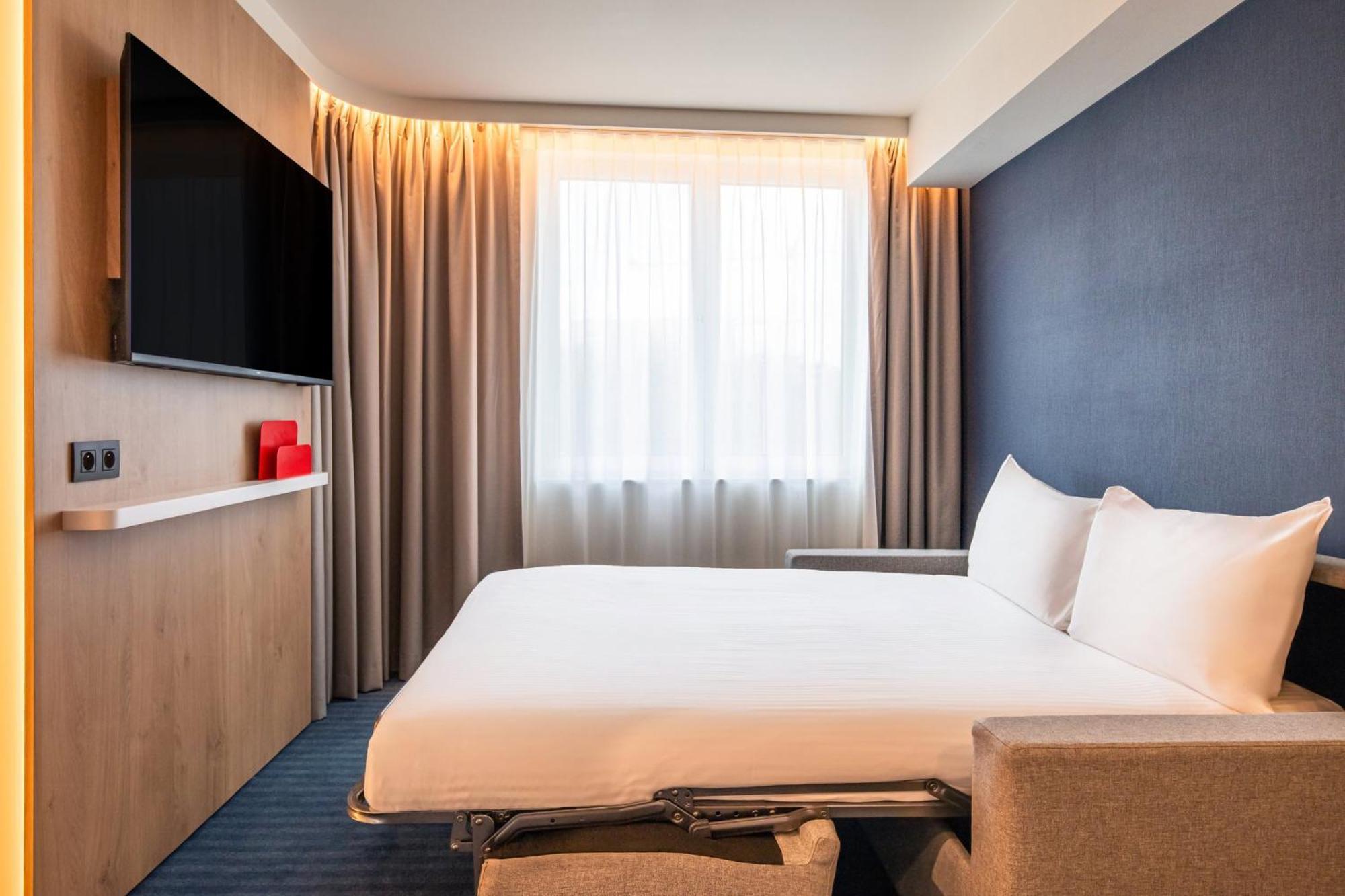 Holiday Inn Express & Suites Ghent By Ihg Екстериор снимка