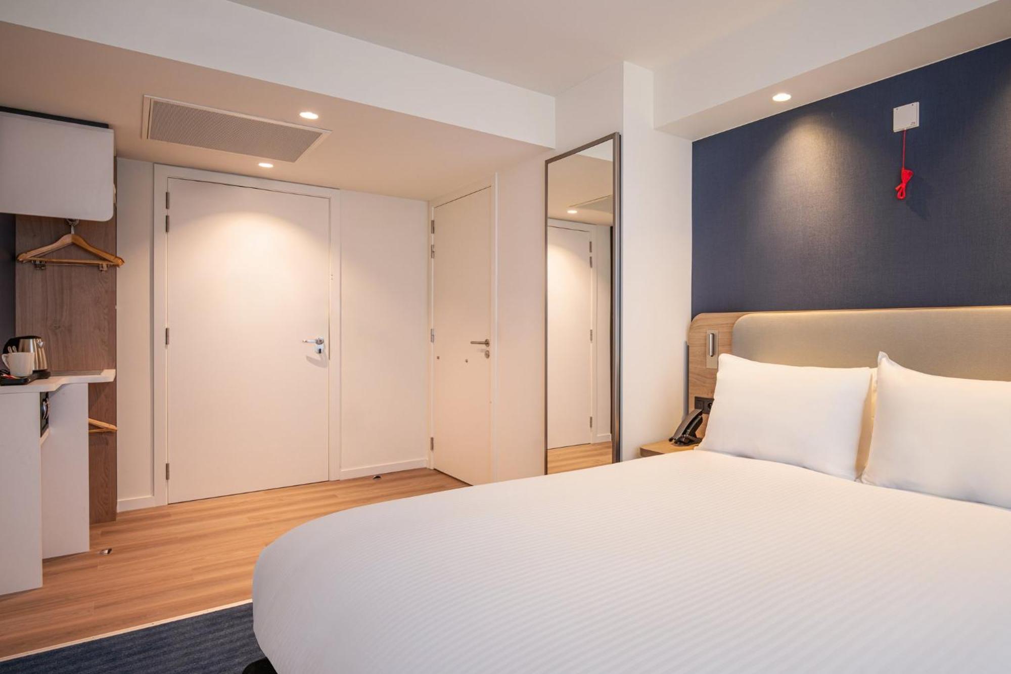 Holiday Inn Express & Suites Ghent By Ihg Екстериор снимка