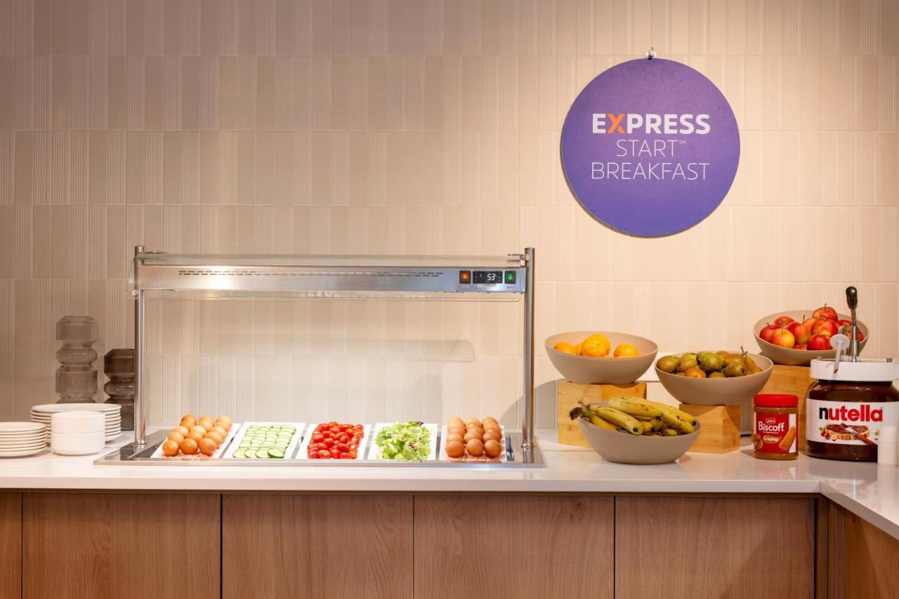 Holiday Inn Express & Suites Ghent By Ihg Екстериор снимка