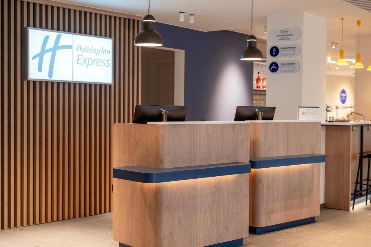 Holiday Inn Express & Suites Ghent By Ihg Екстериор снимка